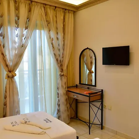 Pantelis Corfu Aparthotel 4*