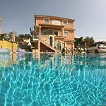 アパートホテル Pantelis Corfu - Adults Only